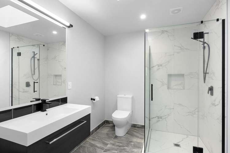 27 Carnaveron Drive Lincoln_25