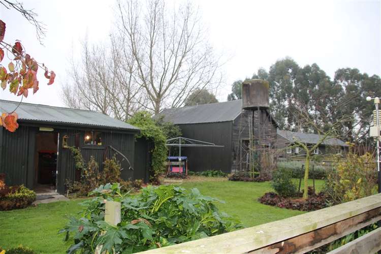 136 Rolling Ridges Road Levels Valley_40