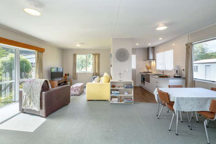 8 Kowhai Grove Featherston_2