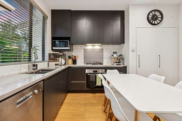 Ignore CV! Hot Location! Walk to Schools!