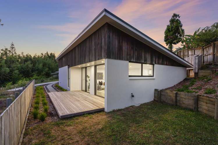 115 Tirimoana Road Te Atatu South_3