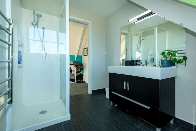 94 Rocking Horse Road Southshore_18