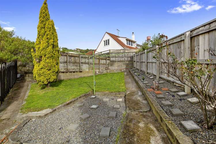 32 Collins Avenue Tawa_17