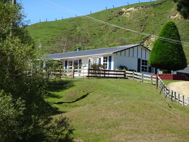 53 Barrells Road Pahiatua_4
