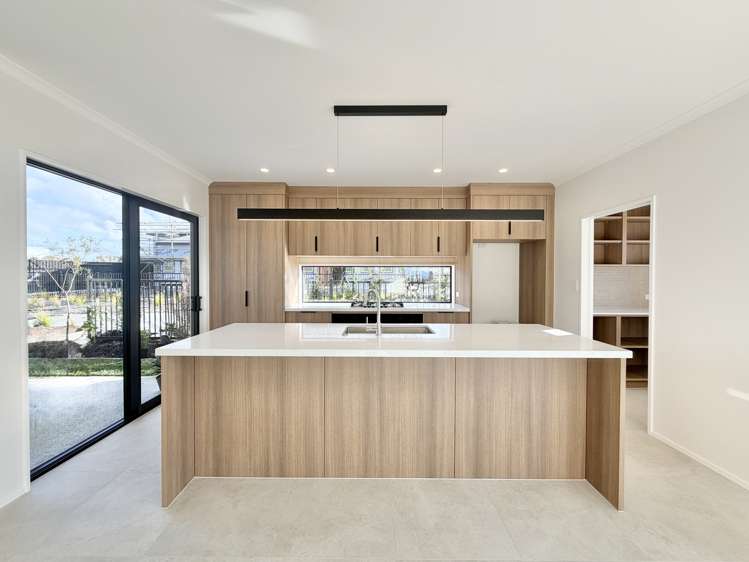 91 Parish Drive_5