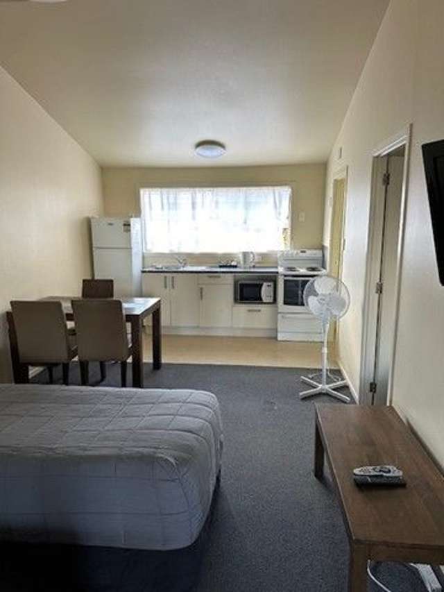 1BR Unit in Central Otahuhu