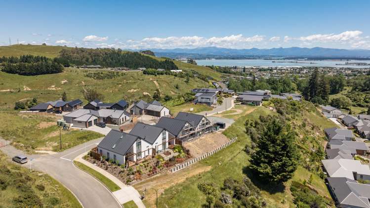 4 Hill Tops Way Stoke_17