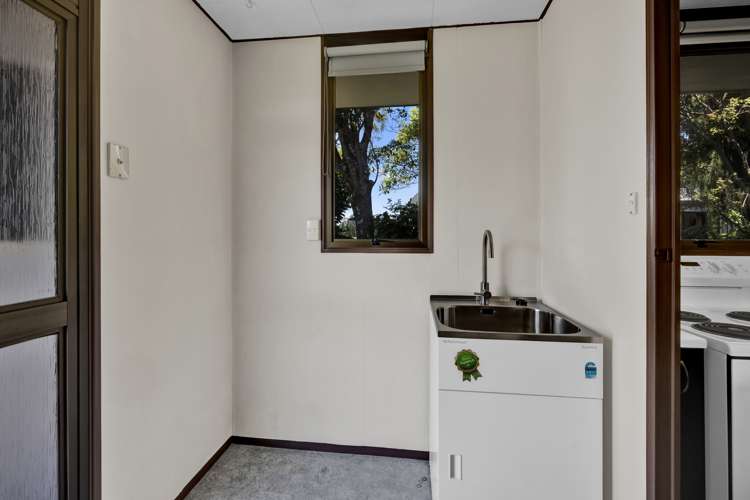 7 Lindaver Grove Merrilands_24