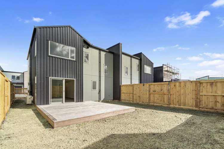  5 Selkirk Lane Hamilton Lake_10