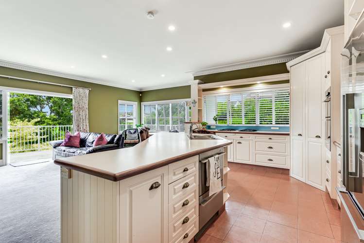 11 River Oaks Place Pukete_5