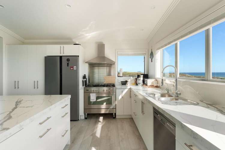 1011 Papamoa Beach Road Papamoa Beach_6