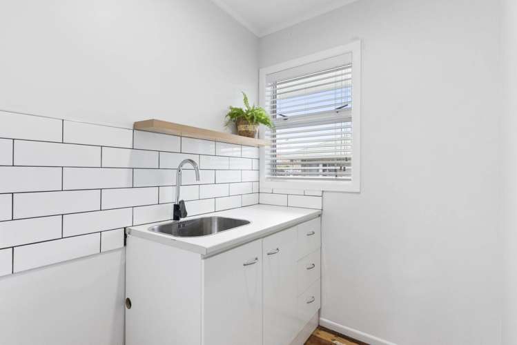 1/104 Beach Road Pahurehure_14