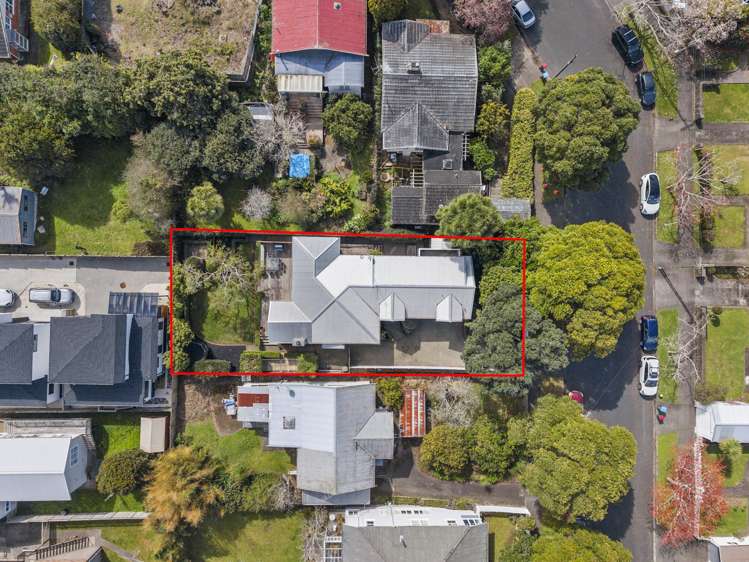 8 Hasbury Avenue Epsom_16