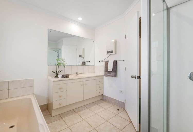 1 Grovenor Drive Orewa_14