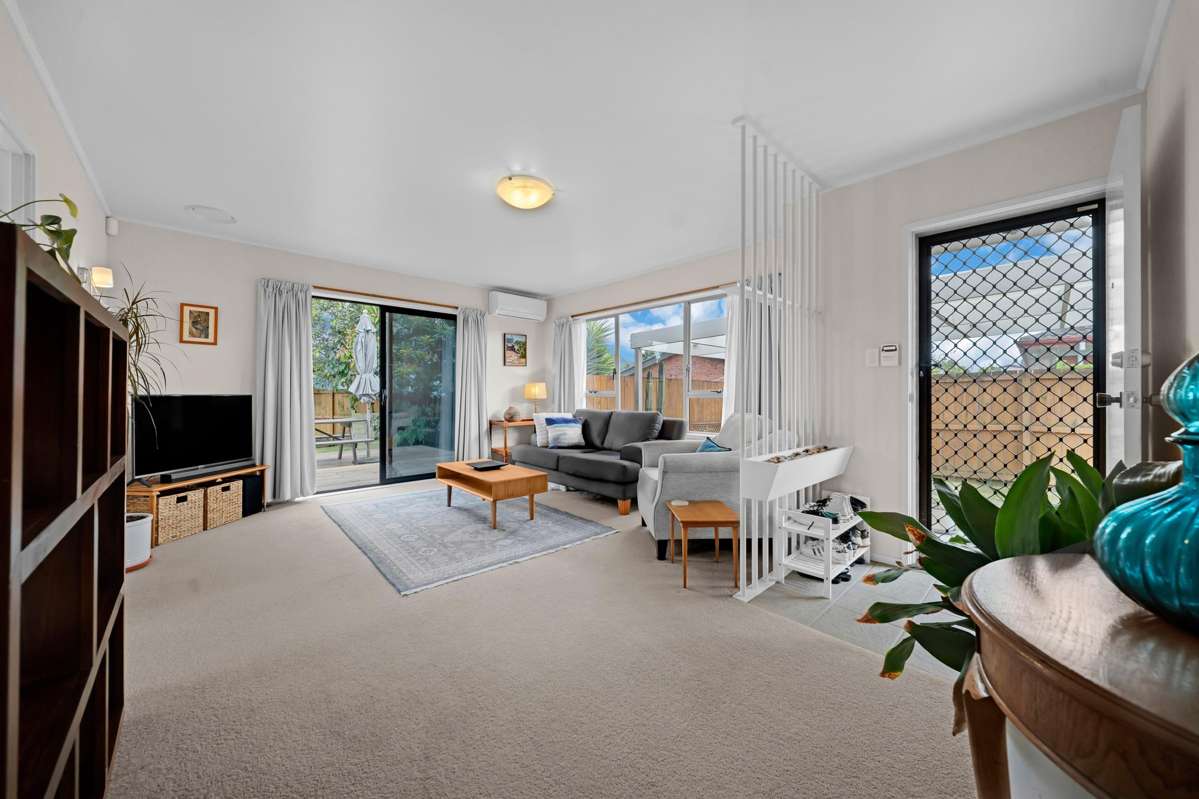 2/3 Papatahi Place_2