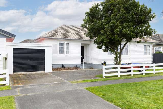 Vendors plans are in place - seriously for sale!