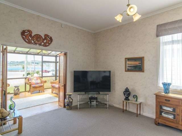 210 Queens Drive Lyall Bay_4