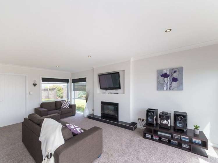 171 Pacific Drive Fitzherbert_12