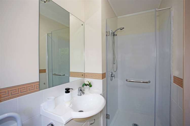 35a Youngs Road Papakura_13