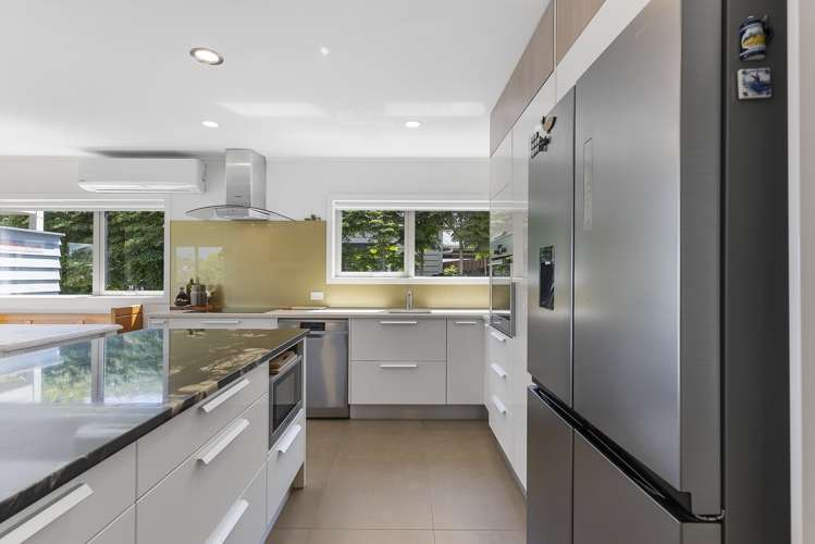2/46 Sunset Road Unsworth Heights_12
