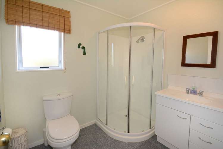 16 Kennard Crescent Karitane_18