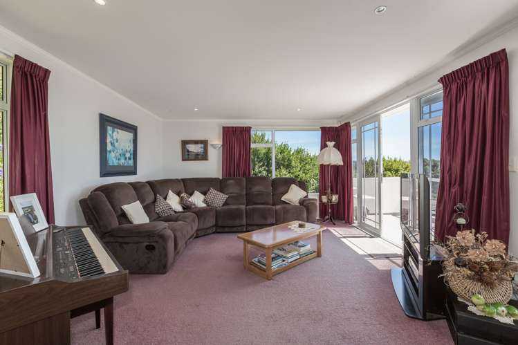 6 Iona Place Papakowhai_6