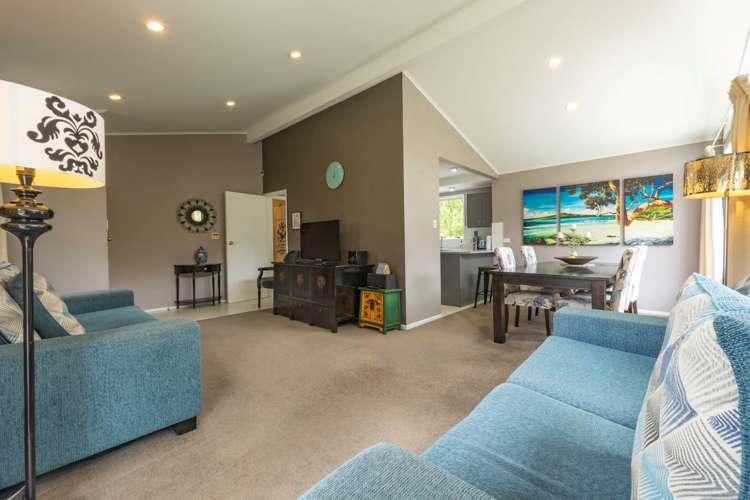 8 Waima Crescent Titirangi_4