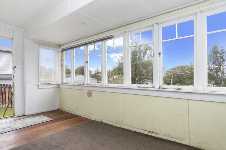 33 Clayburn Road Glen Eden_16