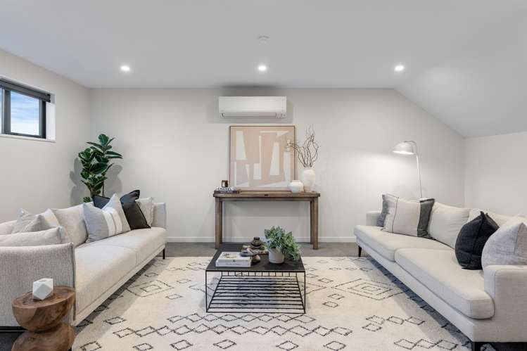 2-4/166 Chester Street East_4