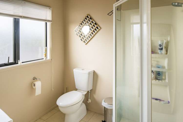 14 Aoraki Rise Aotea_9