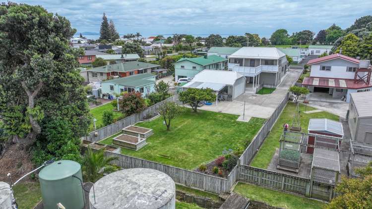 7 West Crescent Te Puru_34