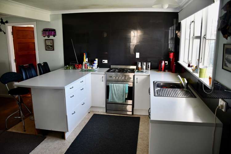 10 Hunter Street Karamea_10