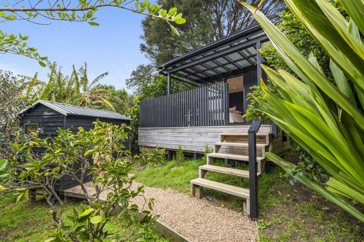 29 Calais Terrace Ostend_31