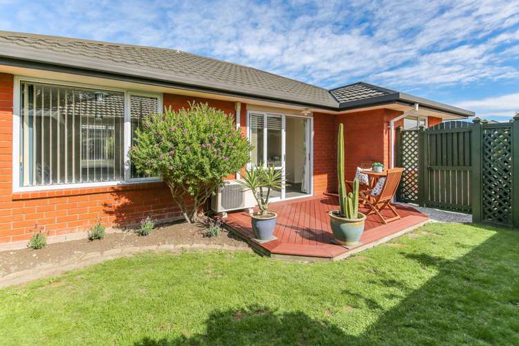 9 Bluebell Lane Woolston_11