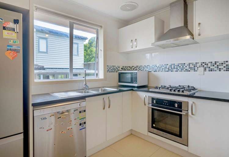 124 Edmonton Road Te Atatu South_7