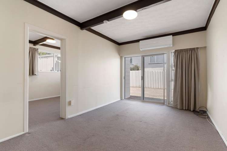 1 and 2/49 Orams Road, Manukau Hill Park_17