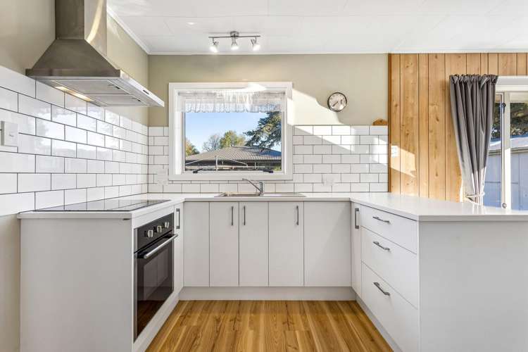 12 Wimborne Crescent Aranui_1