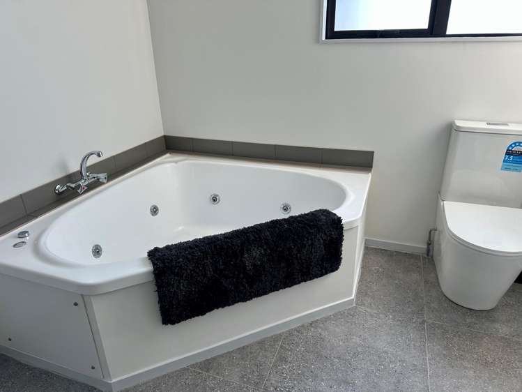 4 Horncastle Crescent Little Wanganui_17