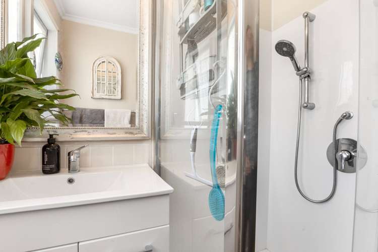 8 Omata Road Westown_26