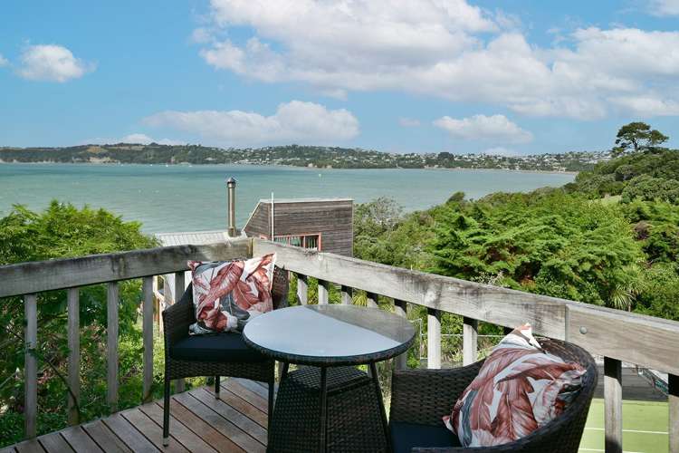 2/3 Beach Road Stanmore Bay_3