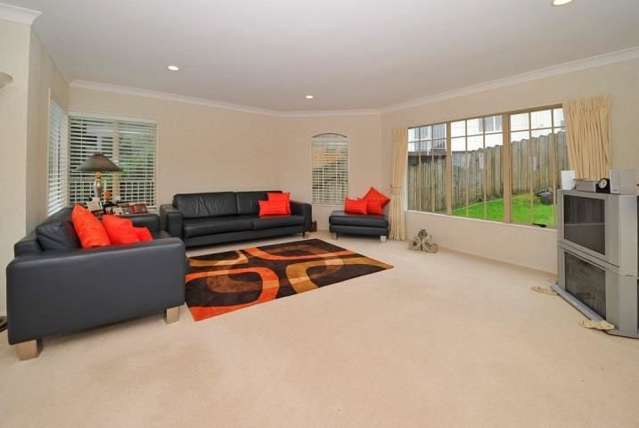 2/49 Ribbonwood Crescent Goodwood Heights_3