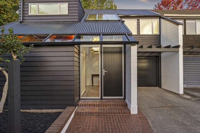 11A Holmcroft Court Cracroft_4