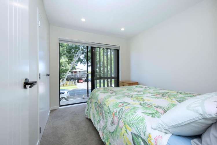 2/108 Beach Road Te Atatu Peninsula_4