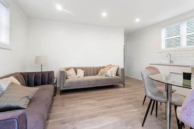 13 Greenfield Road Epsom_14