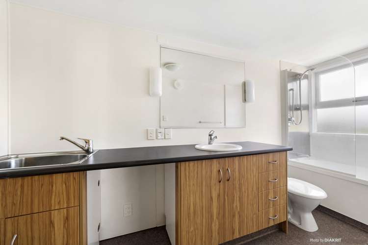 4/24 Patanga Crescent Thorndon_13