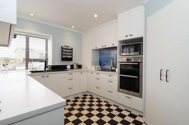 16 Falcon Drive_1