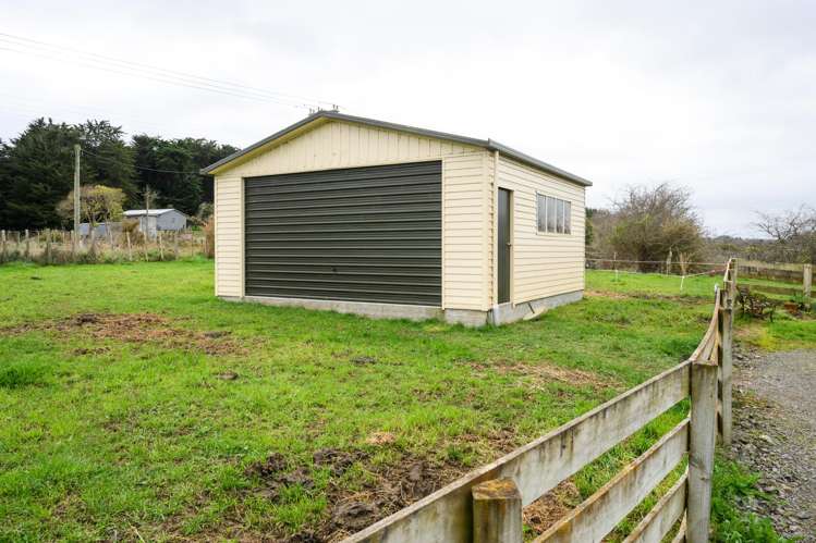 752 Makino Road Halcombe_17