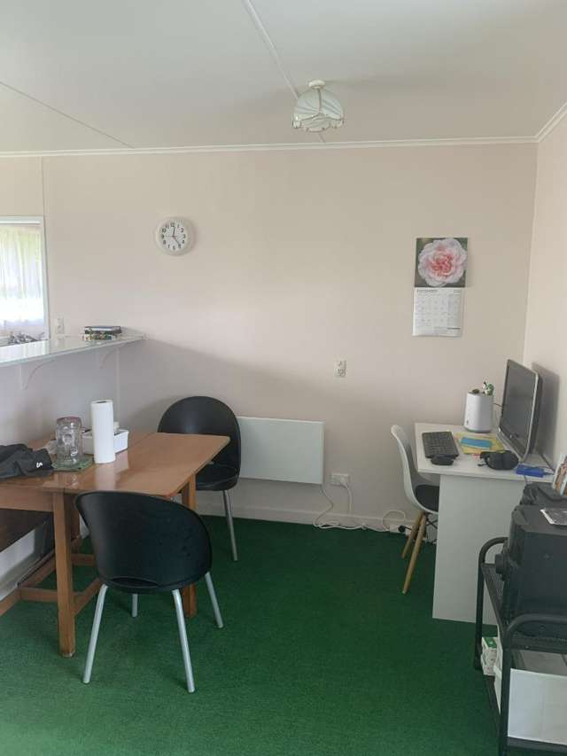 2/136 High Street Bulls_2