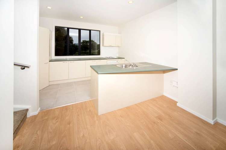 48/17 Lyon Avenue Mount Albert_1