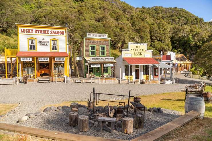 The buildings at 14-16 Broadway, Mangaweka, Rangitikei, have been snapped up by a couple from Levin. Photo / Supplied